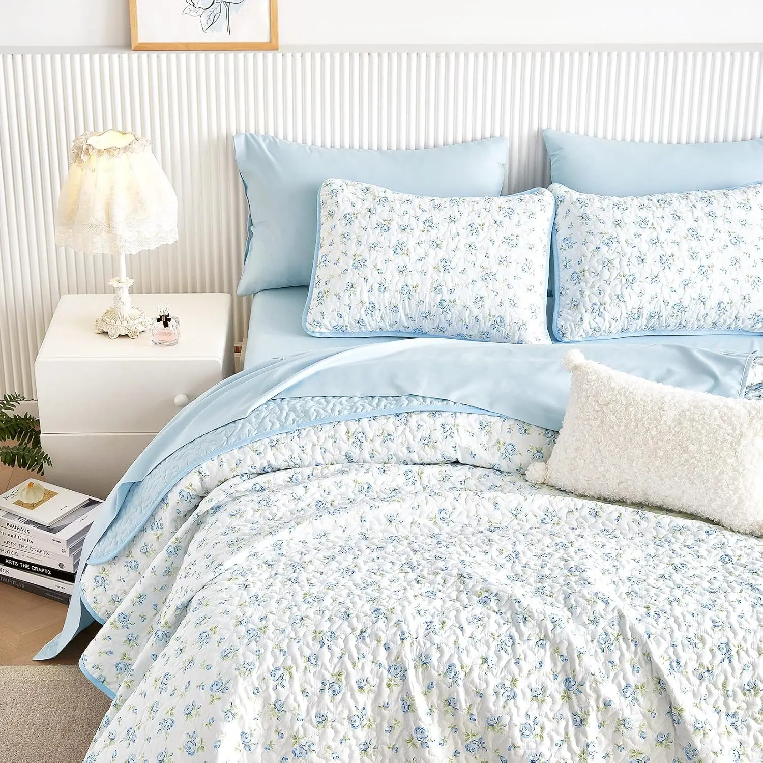 - Floral Quilt Set,  Cottagecore Shabby Chic Flower  for Women Teen Girls, Reversible Lightweight Bedspread Coverlet, 3 count, White Blue, /Full Size