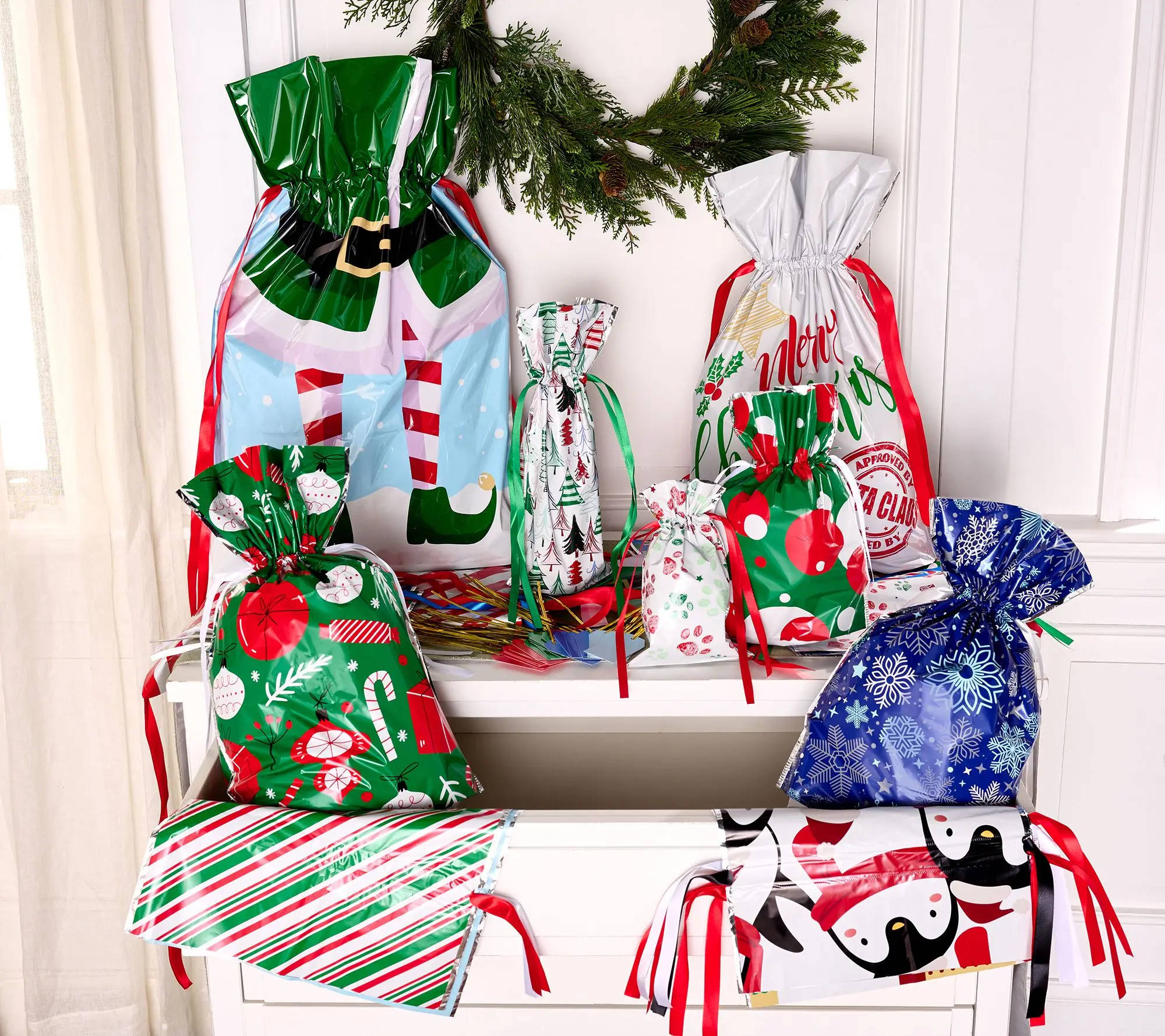Kringle Express 50-piece Gift Bag & Tags Set Kringle Express 50-piece Gift Bag & Tags Set