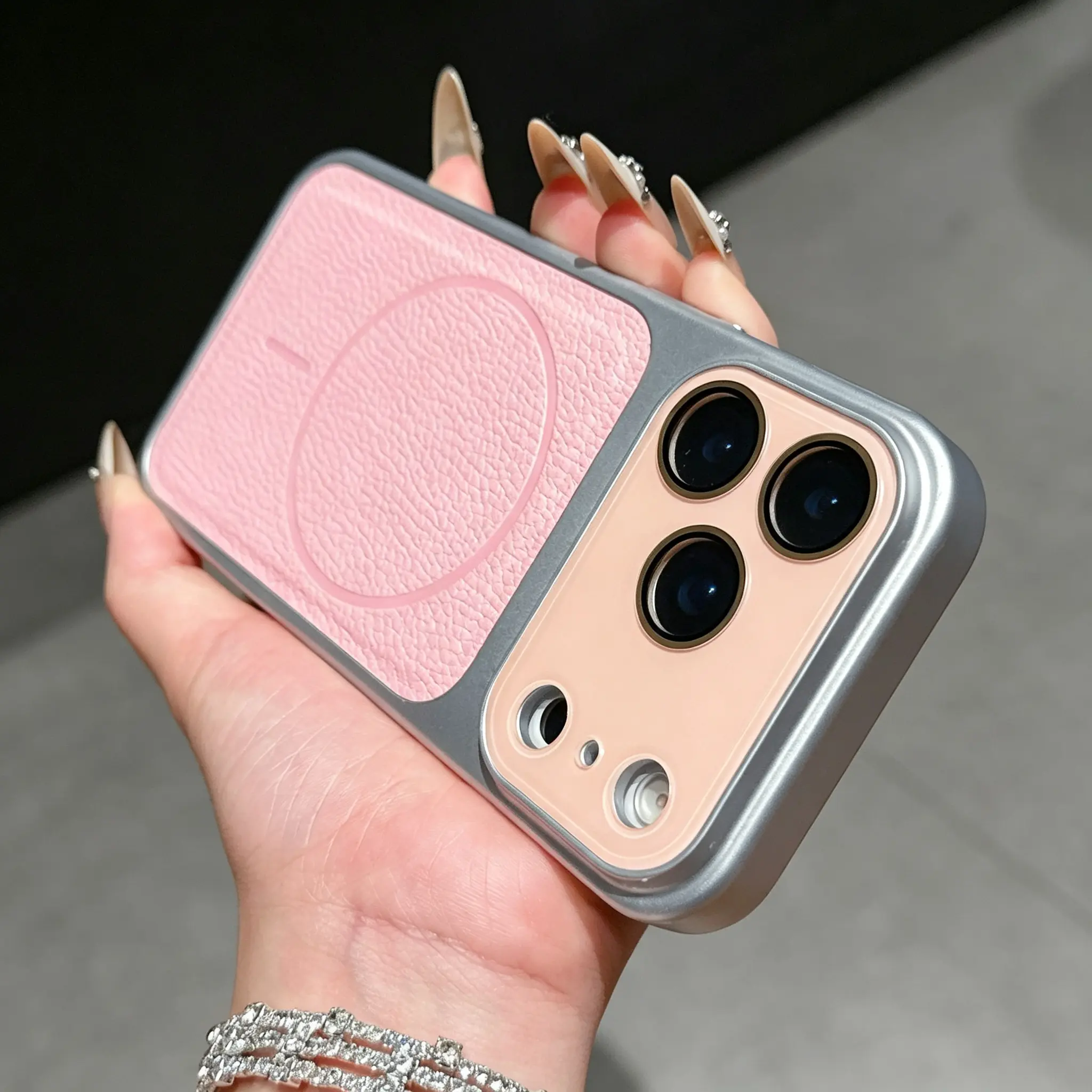 Retro Lychee Texture Protective PC Material Smartphone Case with Built-in Lens Film, Magnetic Anti-Drop Design, Secure Fit for iPhone 14-17 Pro Max - Customized Casing Cover, Mobile Phone Accessory, Camera