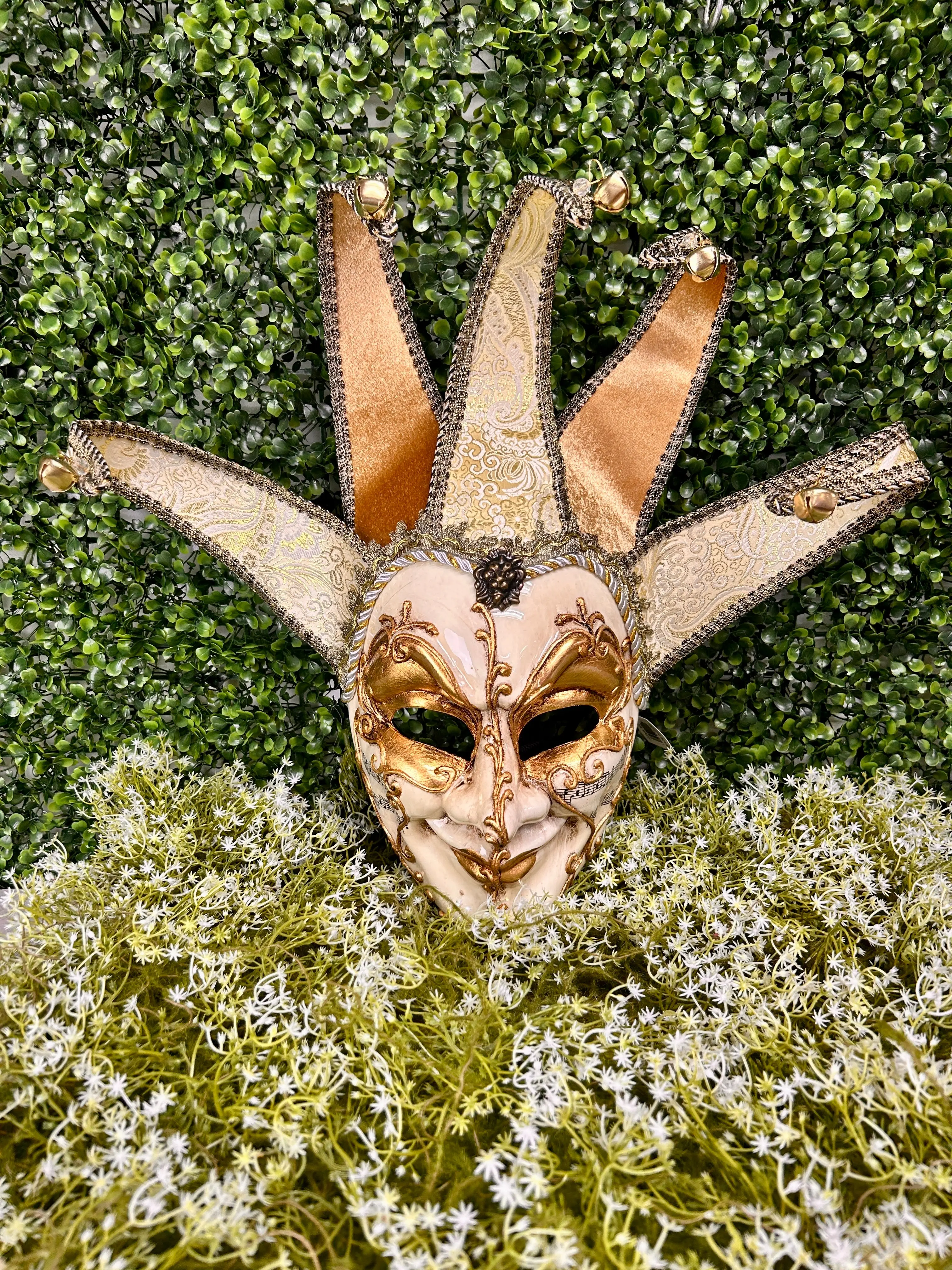 13.25 Inch White Gold And Silver Jester Mask