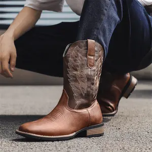 (New)Boots for Men Retro Embroidered Large-Sized Western Cowboy Boots, High-Top Brown/Black Upper Design, Durable And Stable Soles, Suitable for Daily Outings, Casual Outfits, And Western-Style Cowboy Boots And Knight Boots