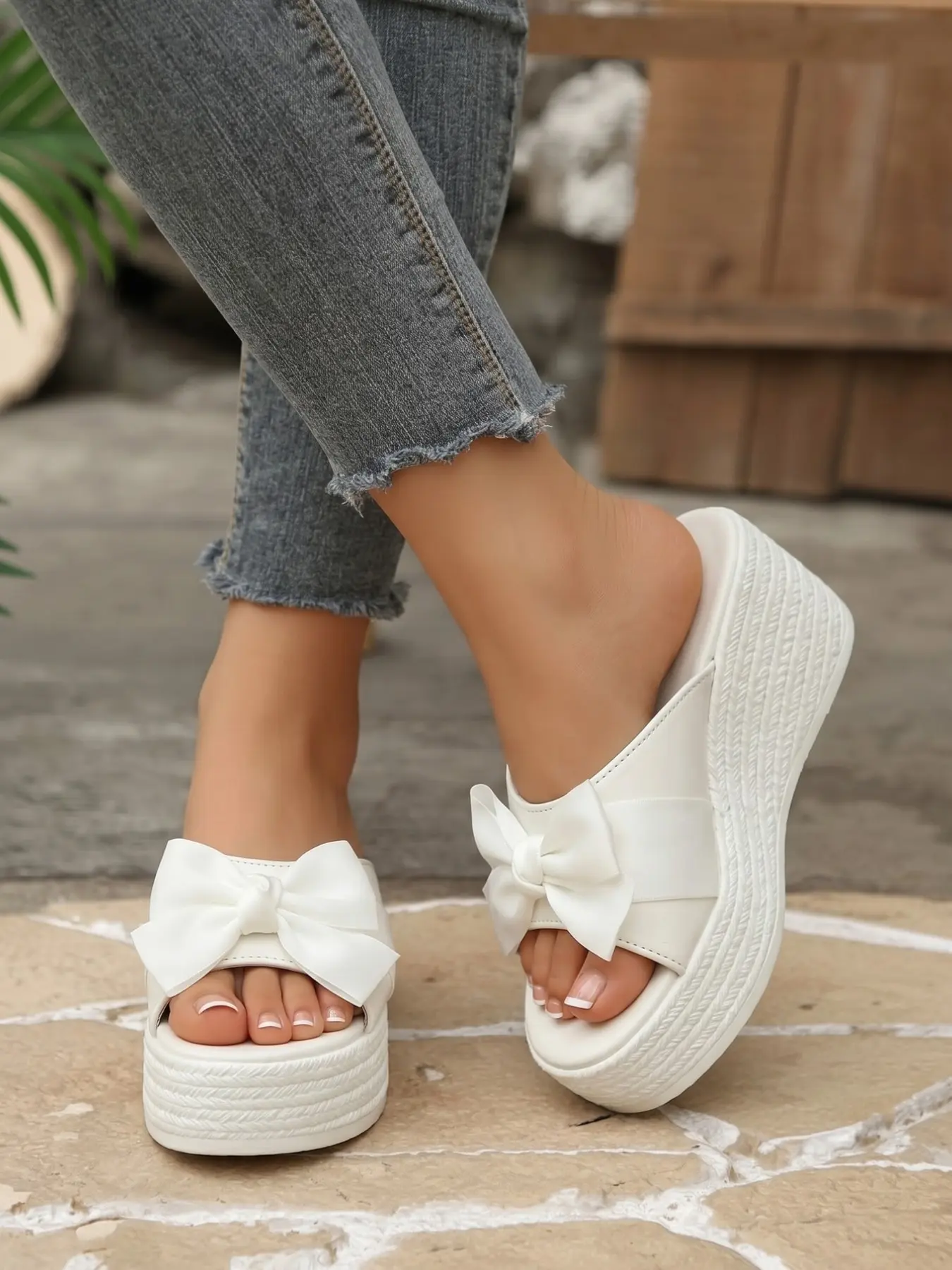 Summer New Satin Bow Decorated Thick Sole Fashionable Wedge Sandals for Women, Outdoor Wear, Anti-Slip Heel Lift, Open Toe Slip-On Shoes, European Style Casual Footwear, Chunky Sole Sandals