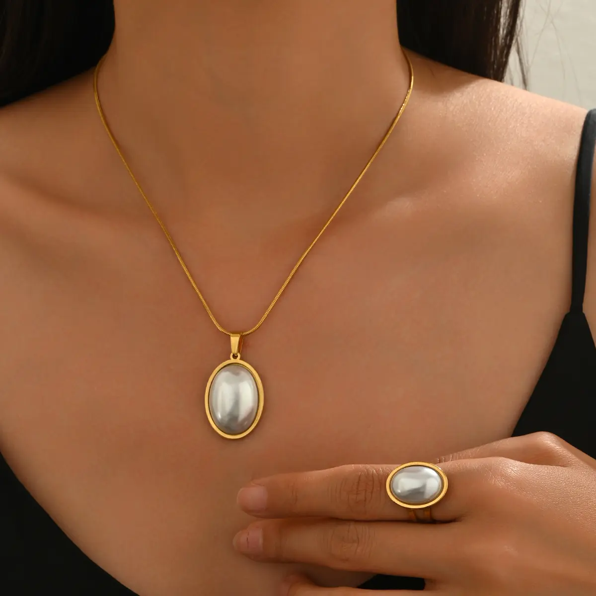 Golden Jewelry Set – Elegant Necklace and Ring Combo with Oval Design, Metal Polished Finish, Perfect for Both Day and Night Occasions