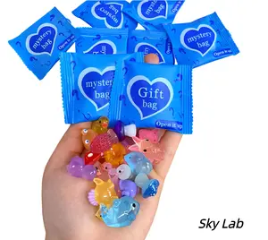Sky Lab  Mini Glow in the DarkAnimal Resin Models (Assorted Styles & Colors) , 50/100pcs Gift Bag for Dollhouse Decor, Fairy Garden Decor, Birthday Party Gift, DIY Crafts Ornaments, Resin AnimalSculptures.Gifts for children and students.
