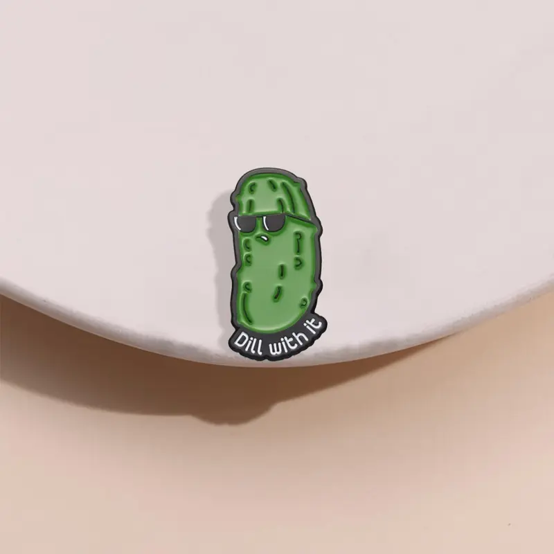 Cute Cartoon Cucumber Design Brooch, Fashion Brooch for Women & Men, Enamel Pin Suitable for Backpacks, Jeans, Scarves, Hats Decoration, Mother's Day Gift