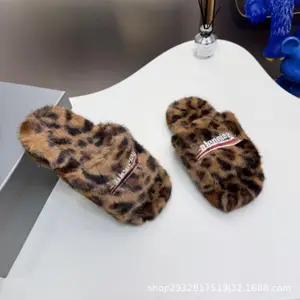 LYDesigner Fuzzy Comfortable Indoor & Outdoor Slides - Cute Soft Slippers in Various Colors for Cozy Wear