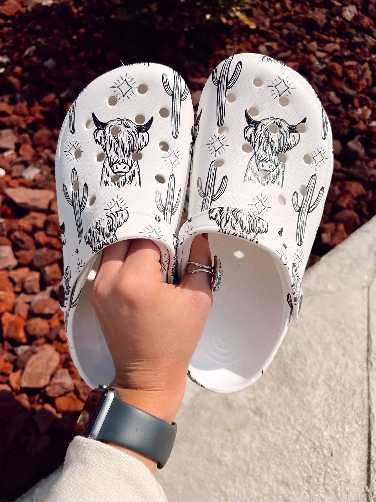 Western Clogs Shoes, Highland Cow Pattern Casual Footwear, Lightweight Garden Slip-On Shoes, Comfortable EVA Clogs