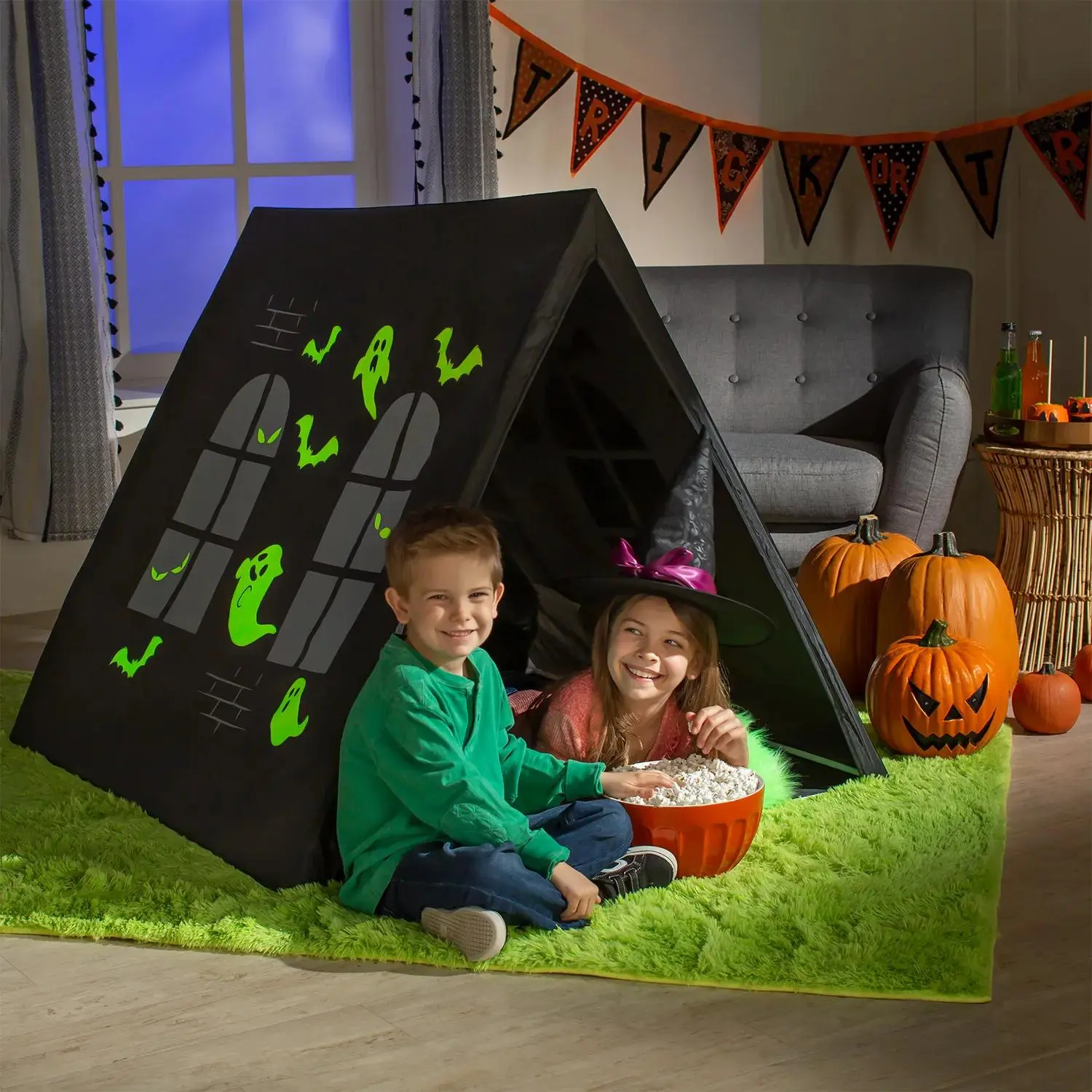 Indoor Polyester Play Tent - Glow-in-the-Dark Halloween Haunted House Kid Tent House for Halloween Parties, Sleepovers (Toys & Hobbies Classic Novelty Toy)
