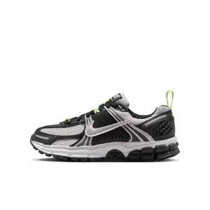NIKE Men's Vomero 5 Casual Sneaker, Breathable Mesh and Synthetic Leather Sports Shoes with Supportive Cushioning, Walking Shoes