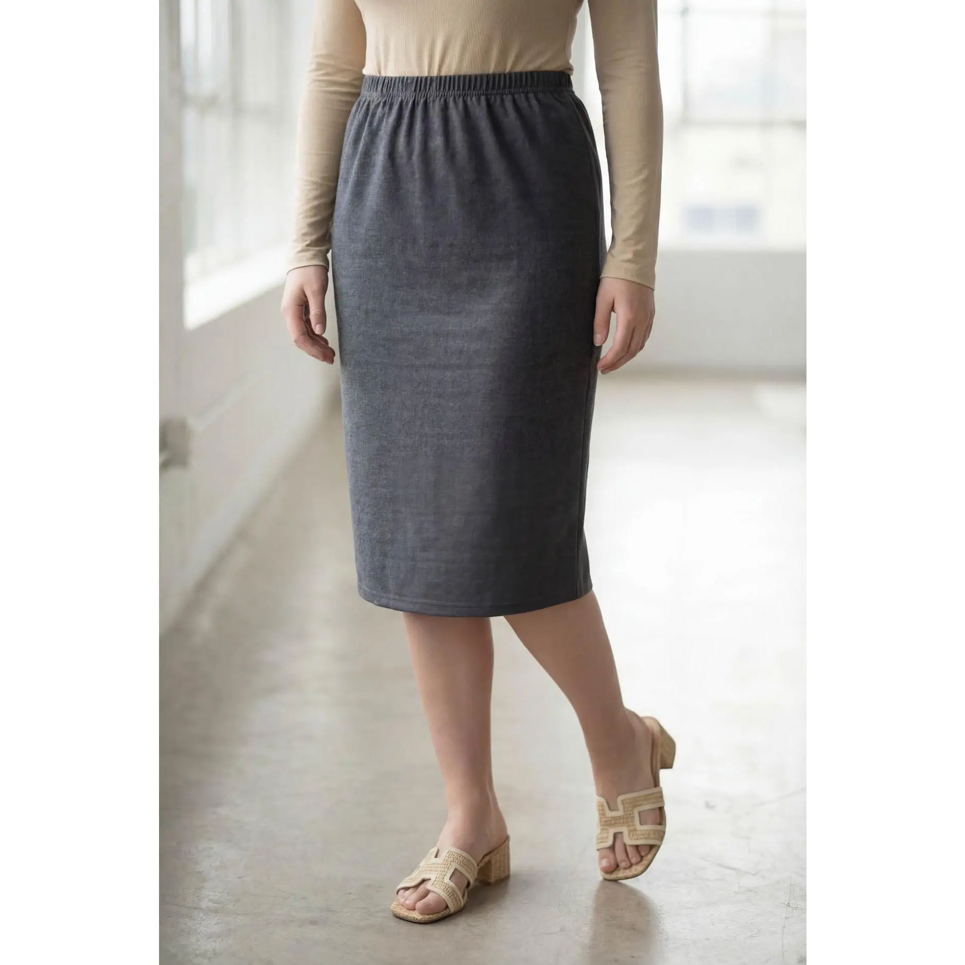 Modest 27" Classic Skirt in Heather Grey