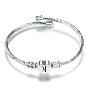26 Letters Stainless Steel Bracelet Personalized Adjustable Heart-Shaped Letter Bracelet Gift for Ladies Unique Unisex Casual Daily Wear