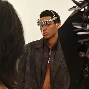 Black Gothic Style Punk Mask - 1pc Metallic Face Mask with Mesh for Halloween Party, Themed Events & Costume Parties, Durable Metal Halloween Costume Accessory tiara