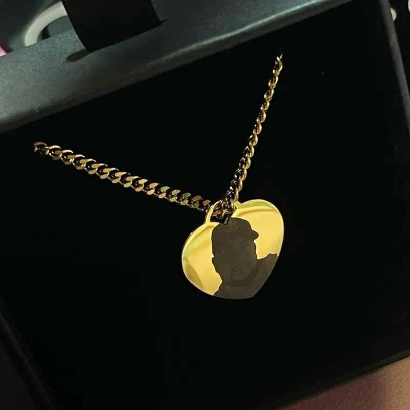Personalized Portrait medium necklace Personalized Portrait medium necklace