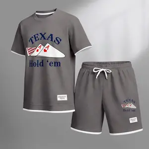 Men's Poker Theme print drawstring shorts set for spring/summer, a casual summer outfit including a short-sleeved shirt and shorts, suitable for everyday wear and sports. A two-piece set for a relaxed and energetic lifestyle.