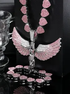2Pcs Heart-shaped bracelet and necklace set Iced Out Hip Hop Big Wings Angel Goddess Pendant with Cuban Necklace Jewelry for Men Rhinestone Figure Pendant Necklace for Women and Woman Punk Street Charm Cuban Choker Jewelry Gift