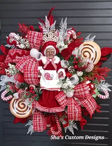 Mrs. Claus Peppermint Wreath