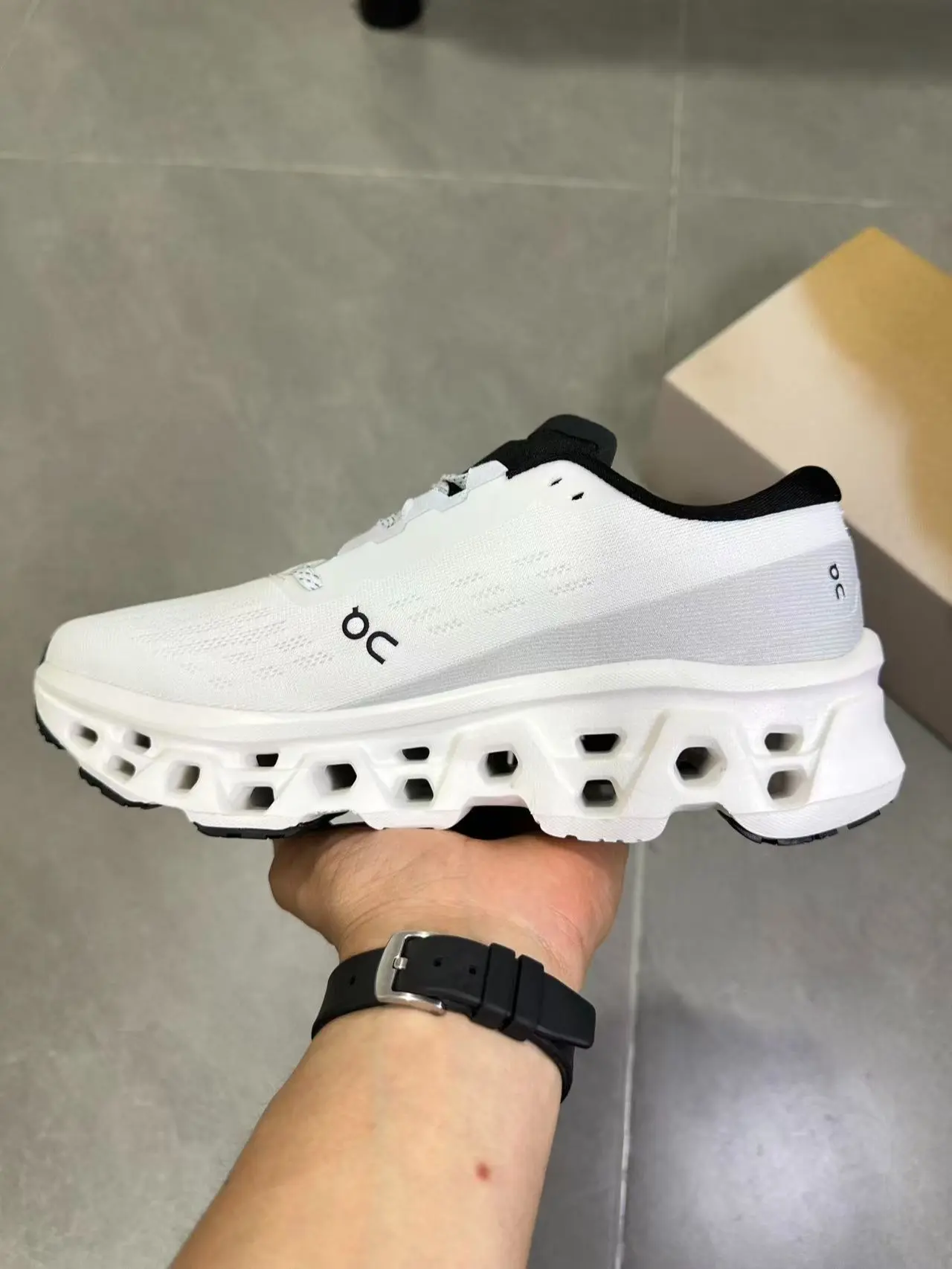 White Gray Gradient Flyknit Mesh Hollow Cushion Sneakers Breathable Anti-slip Lightweight For Outdoor Hiking Walking