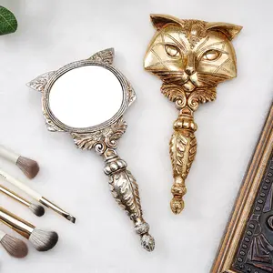 Resin Fox Shaped Mirror Decorative Ornament, Handheld Makeup Mirror, Desktop Decoration, Home Living Room Bedroom Decor, Holiday Party Gift, Travel Hand Mirror