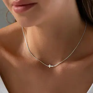 Thin and Exquisite Silver Tone Small Cross Pendant Necklace Minimalist Light Luxury Clavicle Chain Suitable for Minimalist/Artsy Outfits Low-Key High-End Accessories Dating Commuting Versatile Niche Neckwear V08