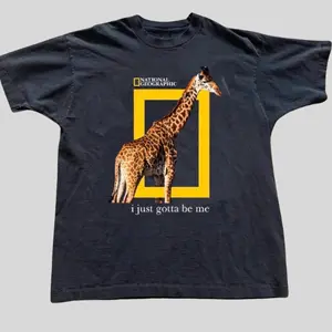 National Geographic Giraffe T Shirt, Cute Animal Graphic, Vintage Y2K, 2000s Tee