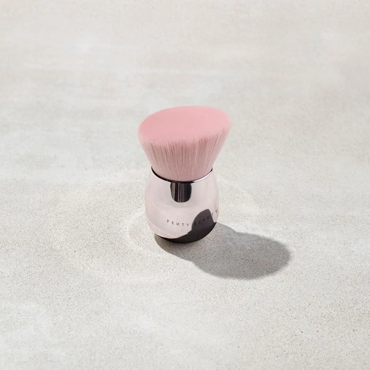 Fenty Beauty Face & Body Kabuki Brush 160 Fenty Beauty Face & Body Kabuki Brush 160