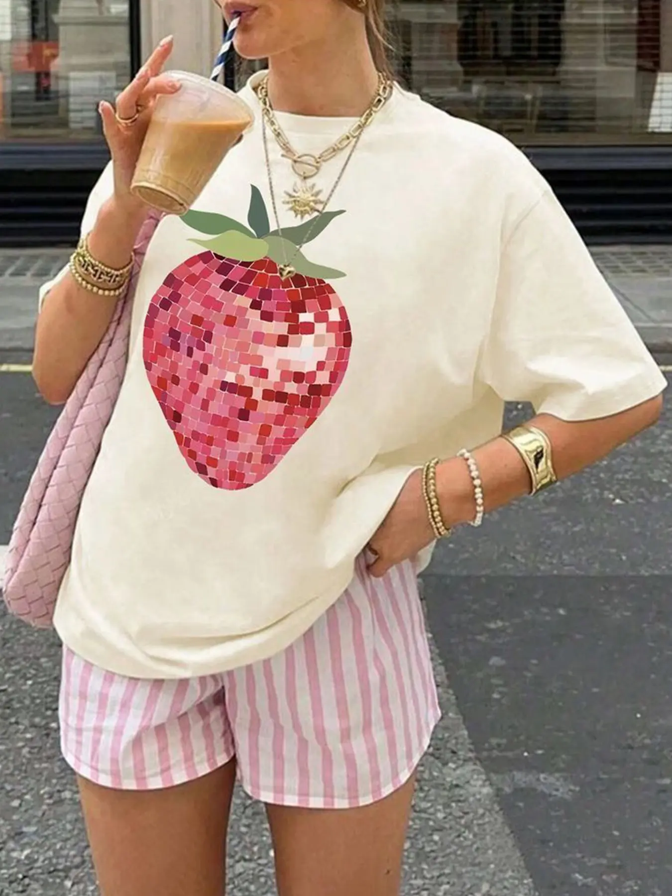 Women's Lady Strawberry Print Round Neck T-Shirt, Casual Baggy Loose-Fitting Floral Top, Perfect for Daily Wear, Vacation, Outdoor Activities, Summer
