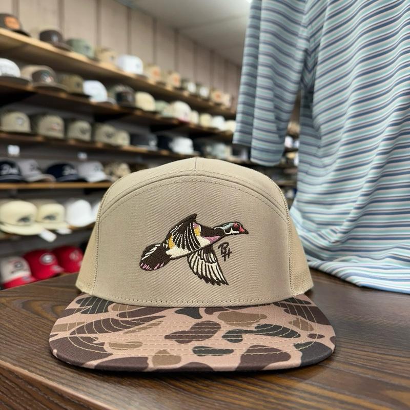 Flying Woodie 7-Panel Hat Duck Camo Trucker Adjustable Fit Drawstring Closure Logo Brand Design Snapback Trucker Hat for Outdoor Activities