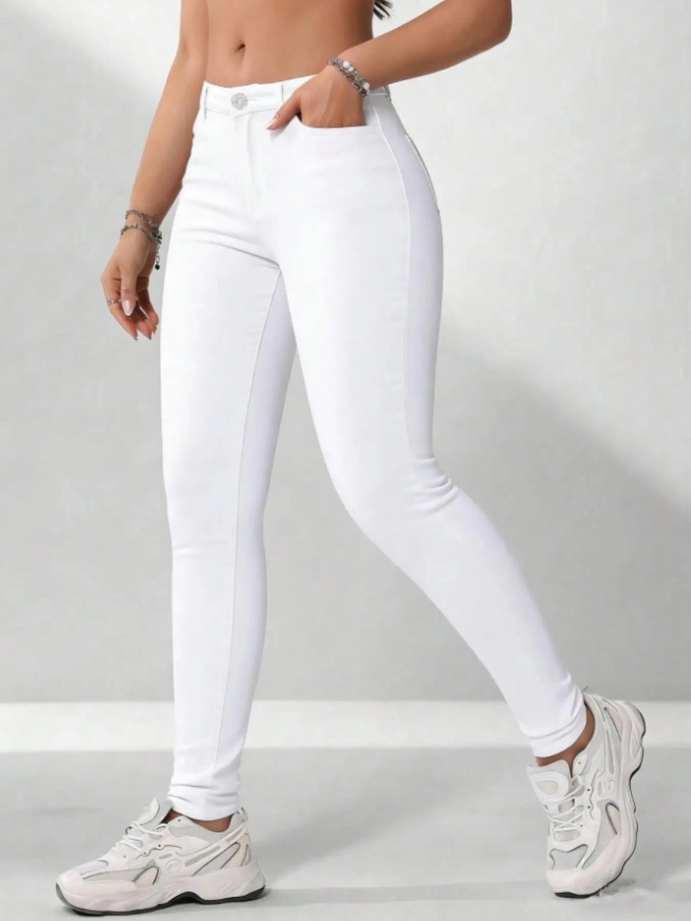 Women's Mid-Waist Straight Leg Bottom Jeans, Basic Casual Everyday Simple Style, Slim Fit, Perfect for Daily Wear, Streetwear, and Leisure Occasions, Pants