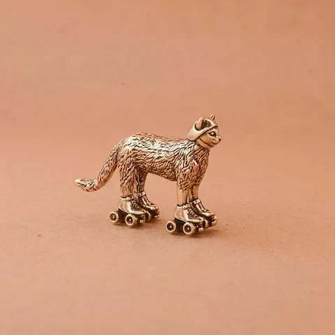 Vintage Copper Cat Skiing Statue, 1 Piece Cute Animal Design Decoration, Desktop Ornament for Home Living Room Bedroom, Home Decor, Decorative Figurines, Collectible Figurine, Heavy Metal Figurine, Cute Collectible Figurines