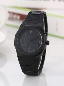 Modern minimalist creative personality, all black Arabic numeral electronic sports casual watches for men, Quartz Watch, unique design men's wristwatches