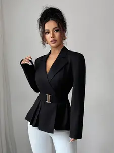 A fashionable Chic black toned waist cinched Long Sleeve suit jacket for women, with a waist cinched design that is not too picky. The fabric has a drape that is suitable for commuting to work, shopping, and outdoor wear, Elegant