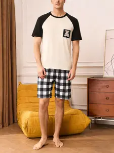 2-piece men's color blocked teddy bear print short sleeved top with plaid shorts, soft and comfortable round neck design top with small pockets and elastic waistband, suitable for all seasons home daily casual men's sleepwear set Pajamas