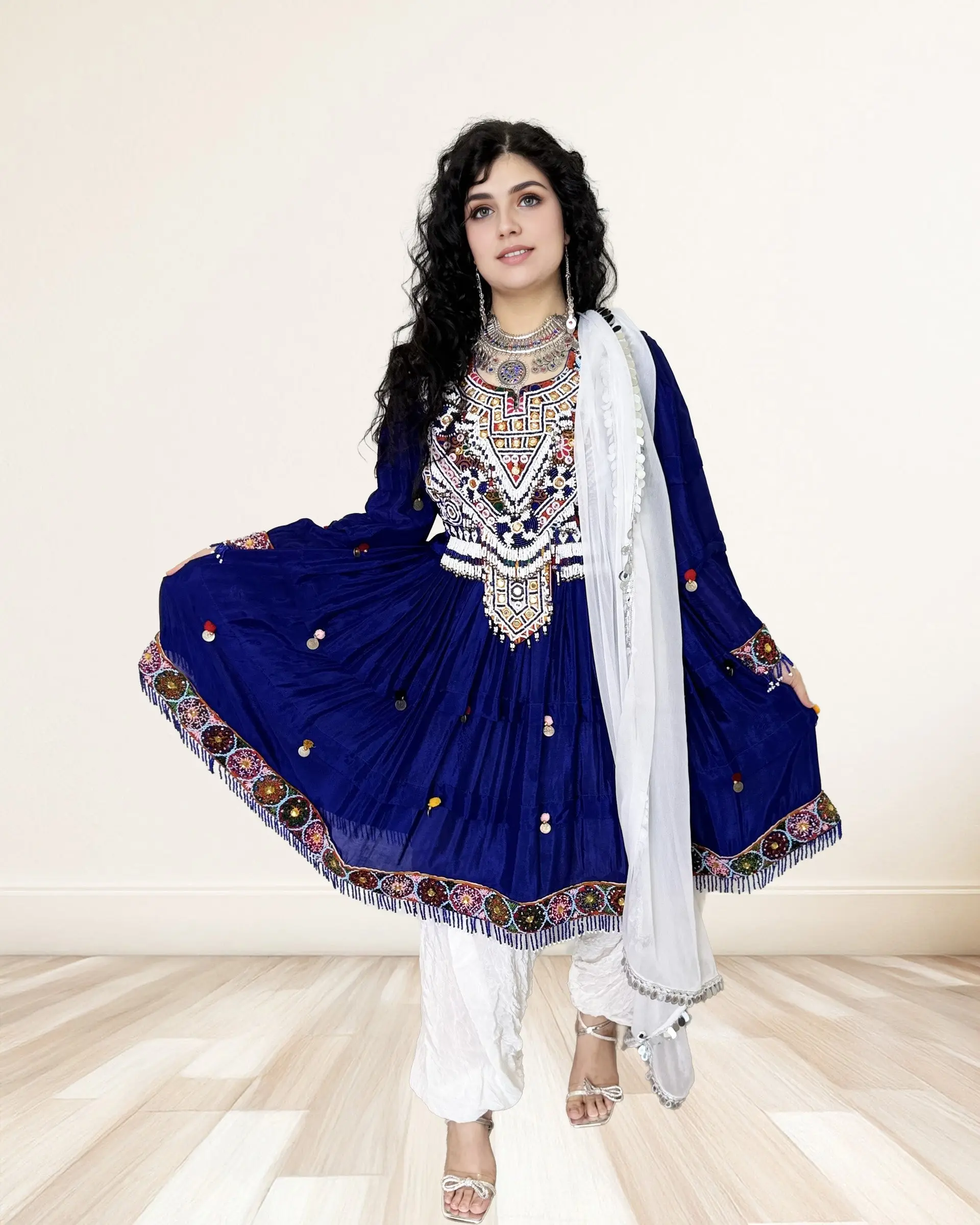 Women's Traditional Embroidered Wedding Dress, Chiffon Clothes with Silver Skirt Accessories, Style