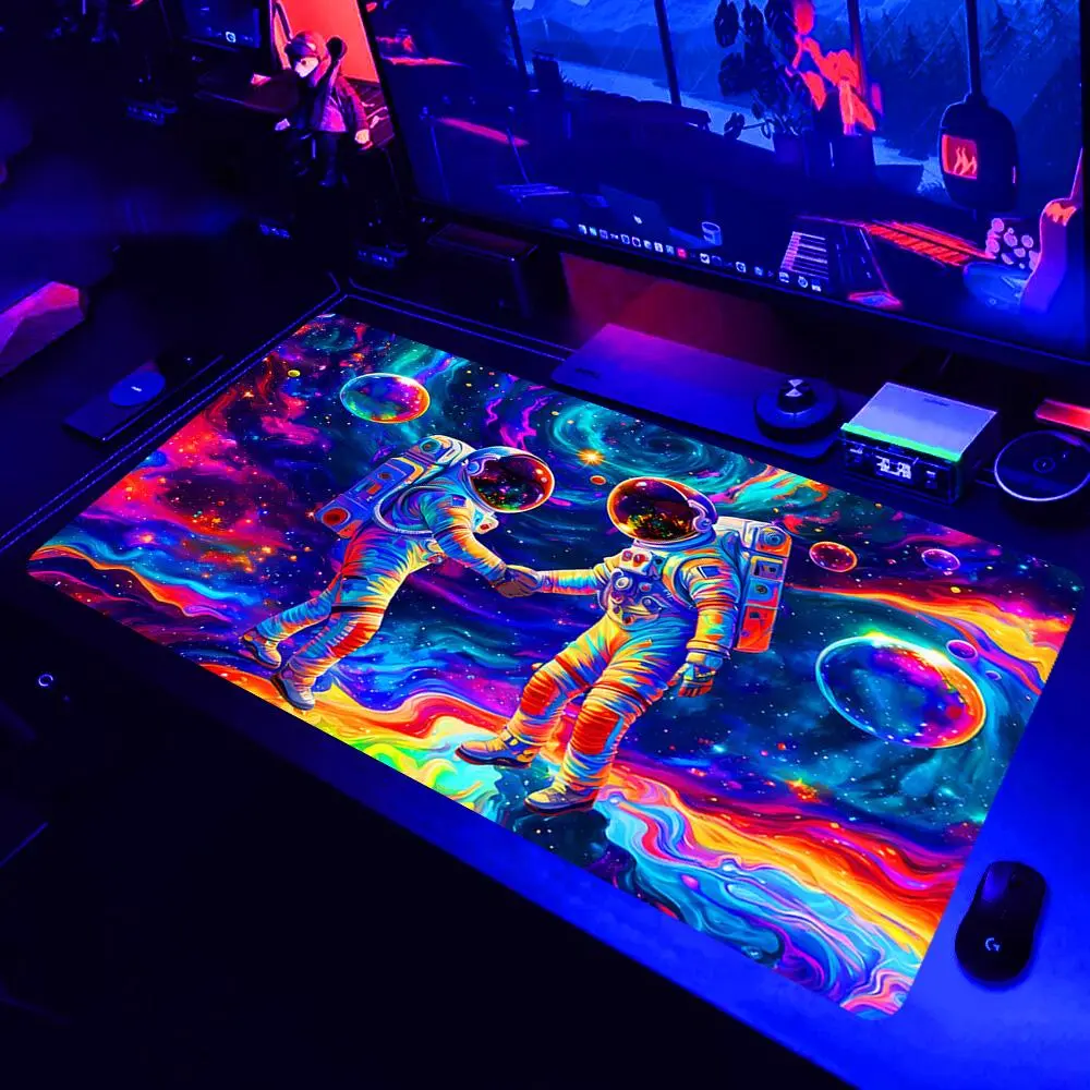 Astronaut Pattern Mouse Pad, UV Reactive Non-slip Mouse Pad, Washable Rubber Mouse Pad, Desktop Pad for Gaming, Office, Home