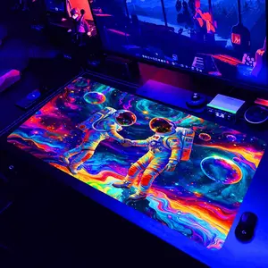Astronaut Pattern Mouse Pad, UV Reactive Non-slip Mouse Pad, Washable Rubber Mouse Pad, Desktop Pad for Gaming, Office, Home