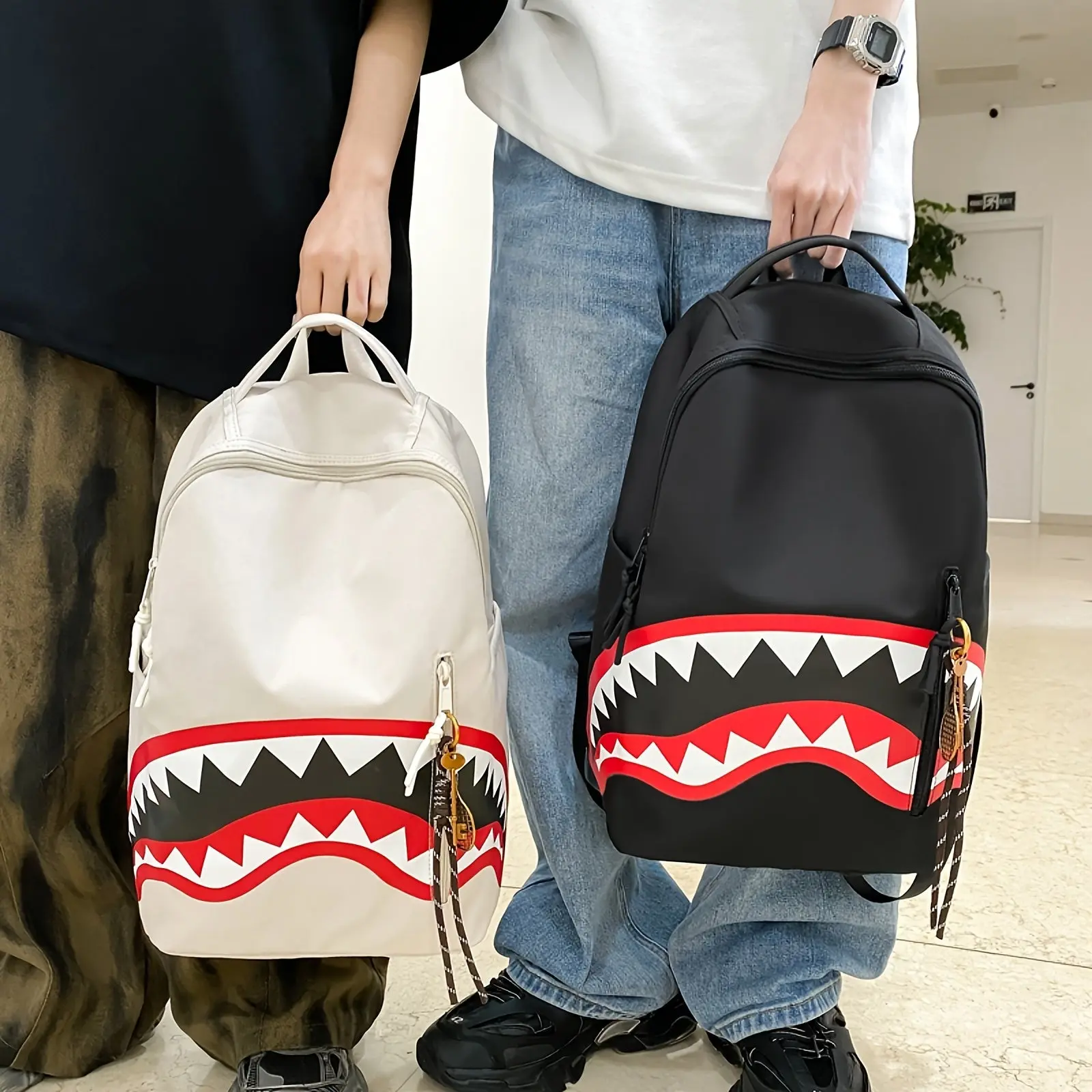 Spray Ground cool and fashionable shark backpack, casual travel bag, commuting backpack misc