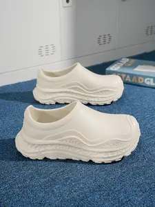 2026 Spring Summer New Hole Shoes Chef Shoes Unisex Waterproof Slippers Kitchen Dedicated Slip-Resistant Work Safety Shoes Wholesale
