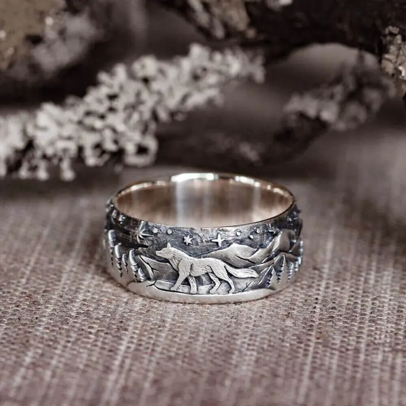 GTHIC Alloy Loyal Wolf Pattern Embossed Couple Rings Engagement Rings for Men Women Anniversary Valentine's Day Gift