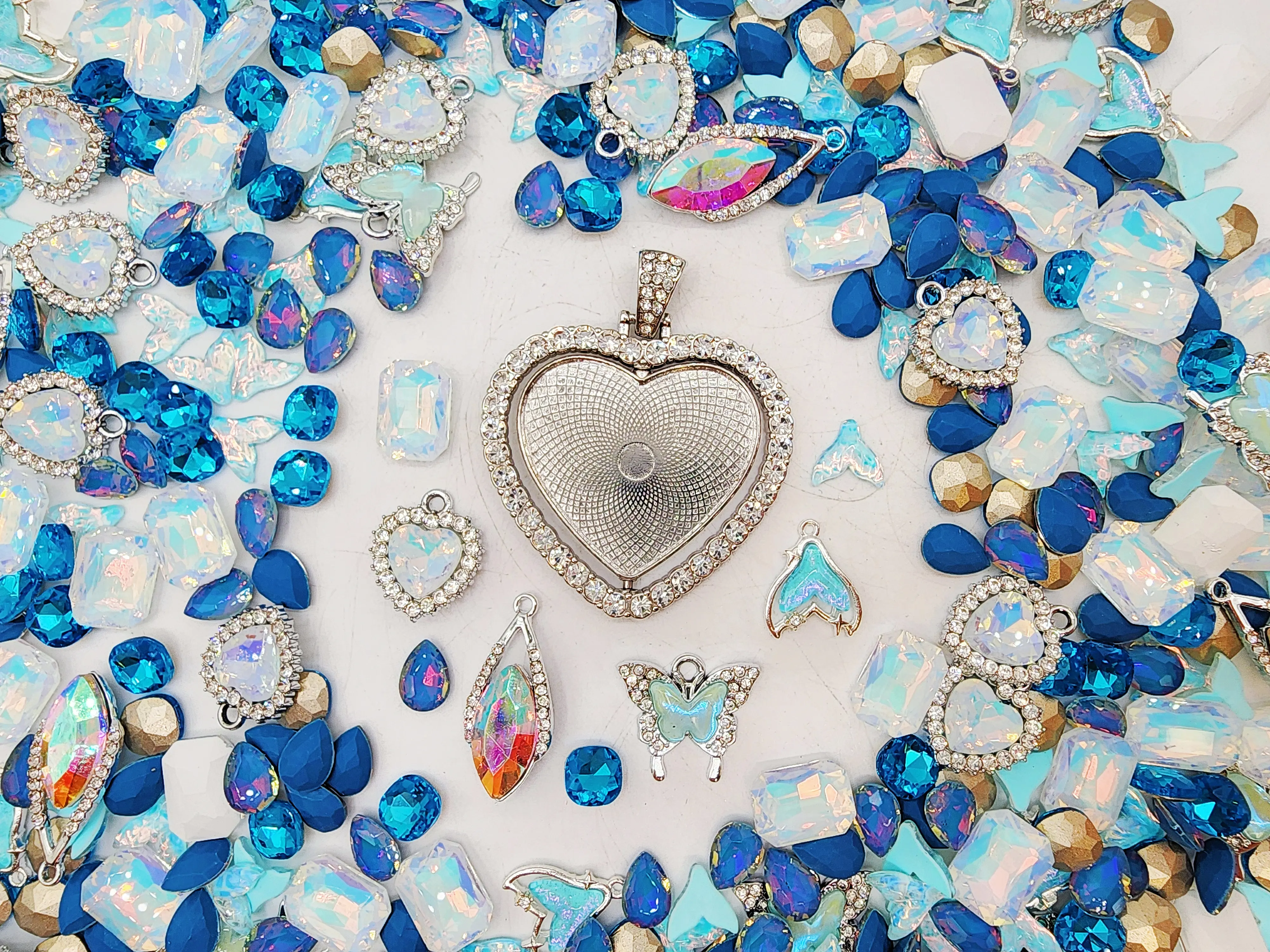 [Express] MAESTRO: Beautiful & Sparkling Charms for DIY Jewelry & Accessories Diy Craft Embellishments Diy Bling Set Crystal Beaded Bead Assortment Beading Making Decoration Beads