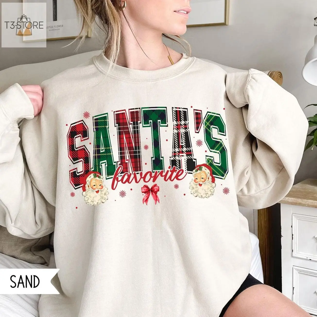 Retro Santa Sweatshirt, Buffalo Plaid Christmas Family Shirt, Vintage Santa Claus Crewneck Sweater, Cozy Matching Holiday Family Apparel, Cute Winter Season Xmas Graphic Tops, Festive Holiday Party Outfits, Merry Christmas Gift for Women & Men