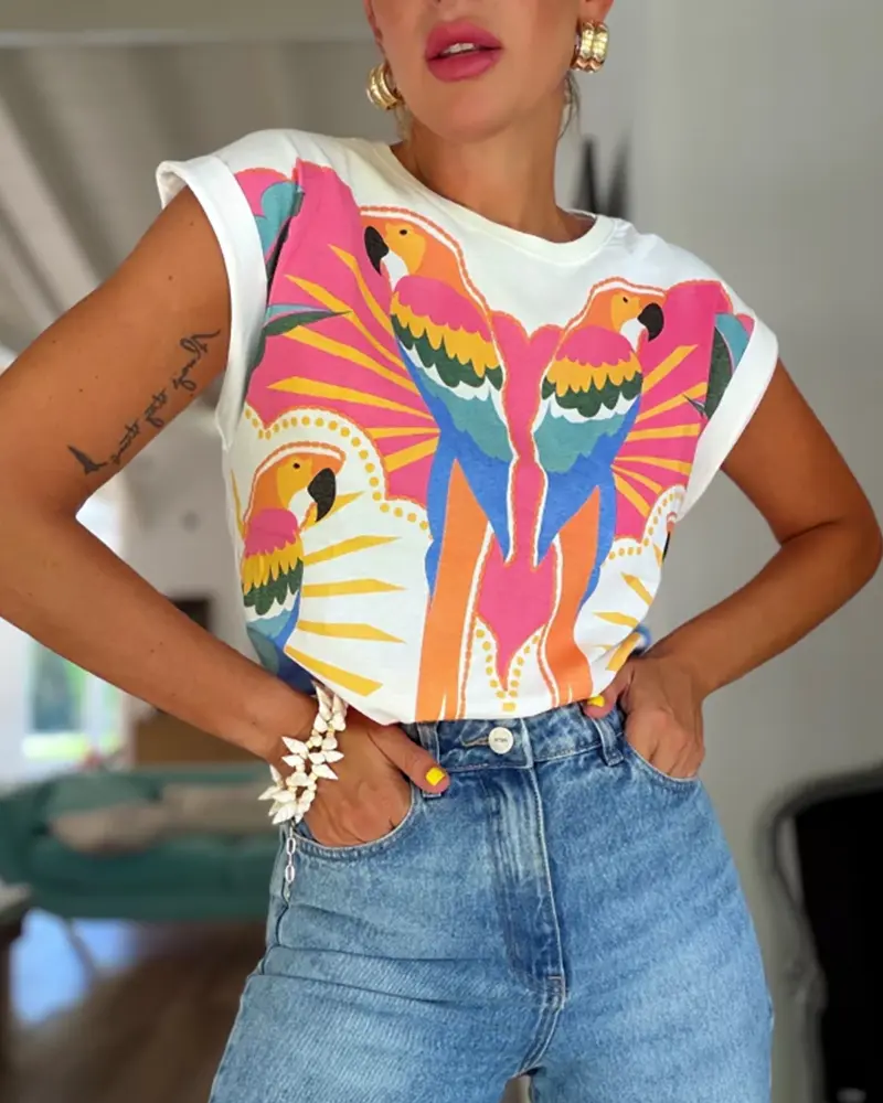 CHICME Women's Contrast Macaw Graphic Tee Tropical Loose Fit Short Sleeve T-Shirt with Rolled Cuffs CHICME Women's Contrast Macaw Graphic Tee Tropical Loose Fit Short Sleeve T-Shirt with Rolled Cuffs