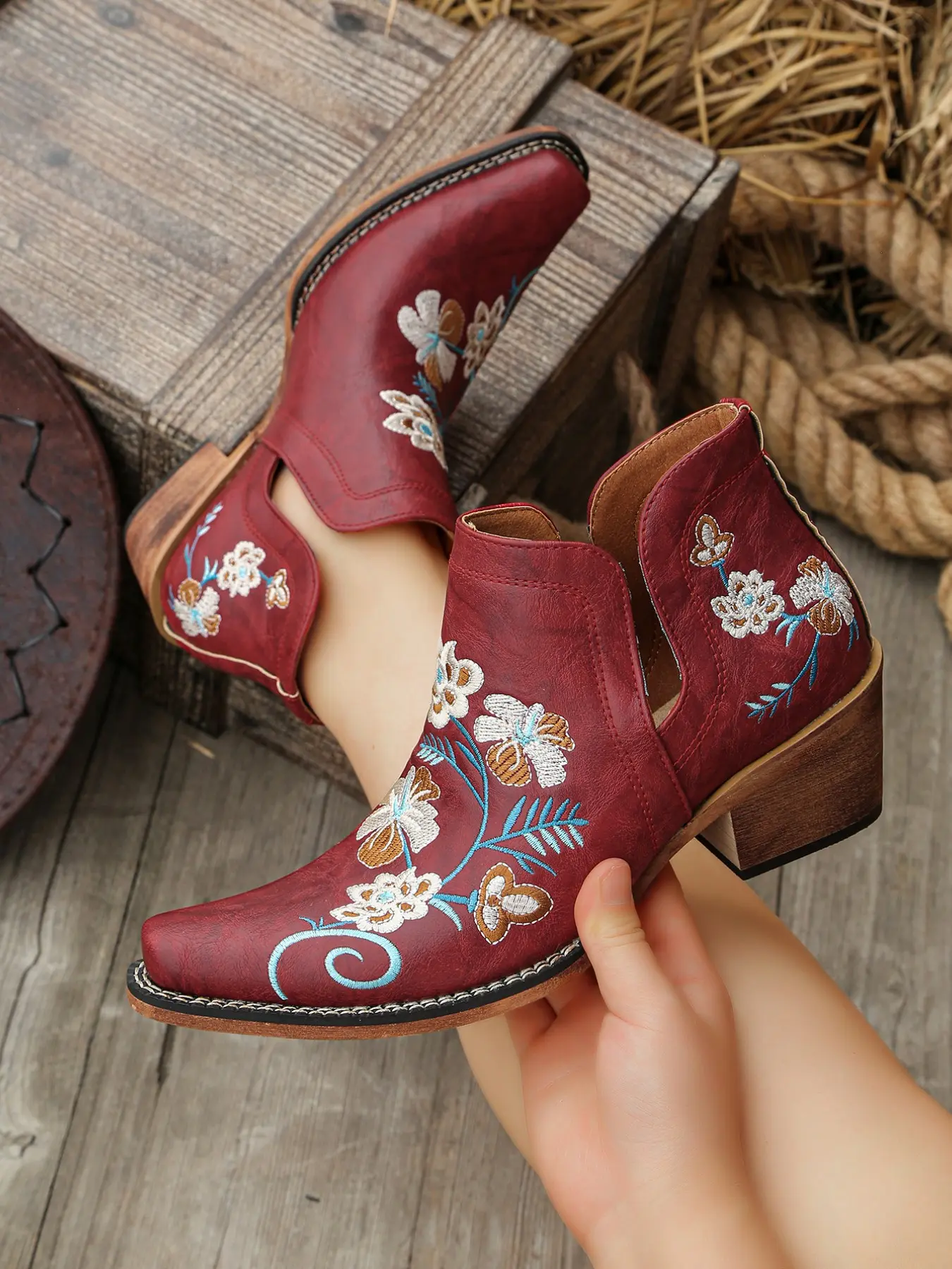 Embroidered Short Boots, Floral Pattern and Chunky Heel Design, Thick Heeled Boots, Women's Ankle Boots, Stylish and Comfortable Footwear, Western Booties, Cowboy Booties, Cowgirl Western Boots, Western Style Boot