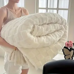 Soft Cozy Velvet Taffeta Blanket Plaid Pattern 100% Polyester Warm Skin-friendly for Bed Sofa Office Camping Elegant Home Decor