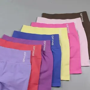 DFYNE Shorts 4.5" (with logo) – seamless, high-stretch, durable fabric; low ribbed waistband; subtle glute contour; women’s gym and fitness shorts, athletic bottoms