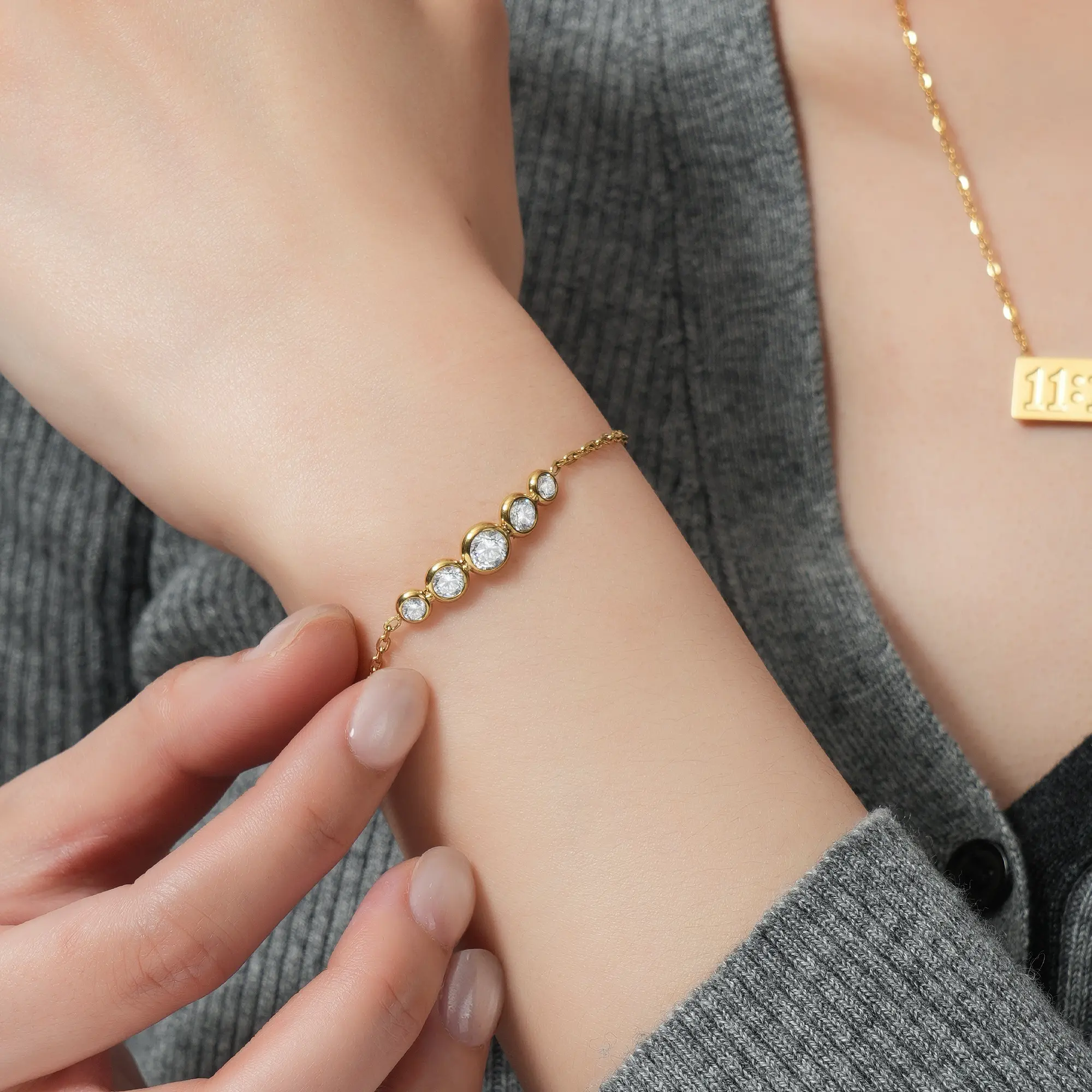 Oufer Five Sparkly CZ Adjustable Stainless Steel Bracelet Non Tarnish 18K Gold Plated Bracelets for Women