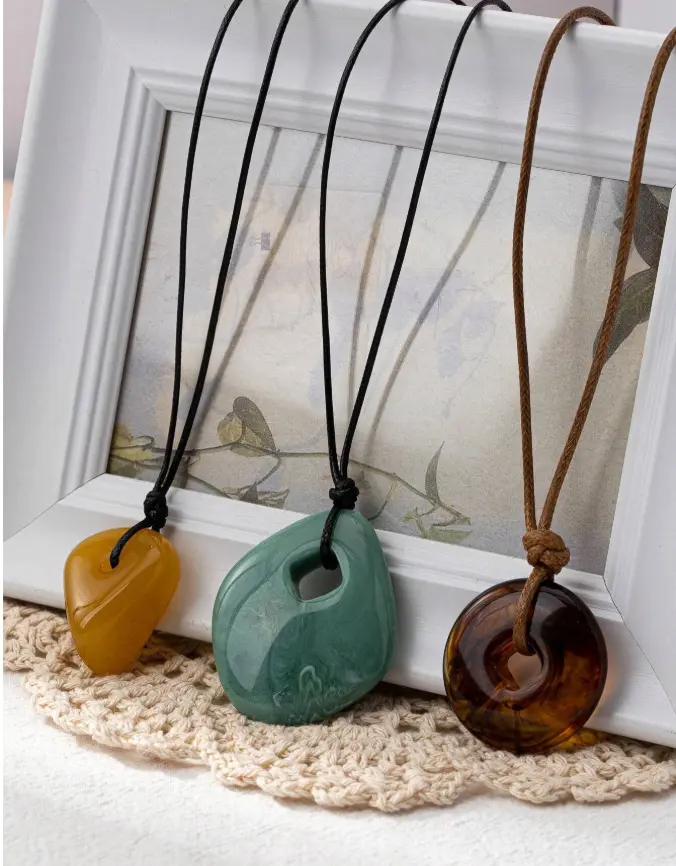 Leather Cord Pendant Necklace for Women Adjustable Minimalist Choker Daily Wear