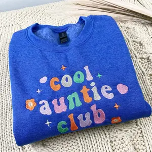 Cool Auntie Club Embroidered Sweatshirt, Minimalist Auntie Aunt Sweatshirt, New Aunt Sweatshirt Gift