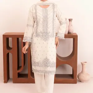 Salwar kamiz suit