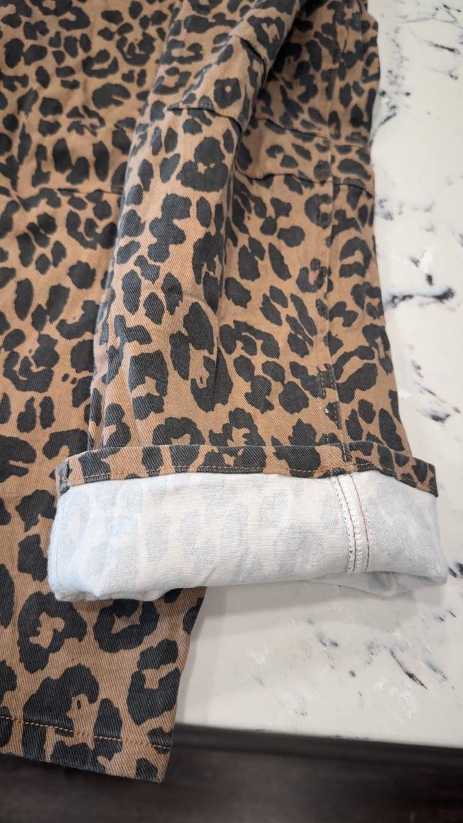 Item: Khaki Leopard, M