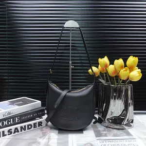 Pre-owned Celine Calfskin Shoulder Bags Heloise Black Shoulder Bag T10357810